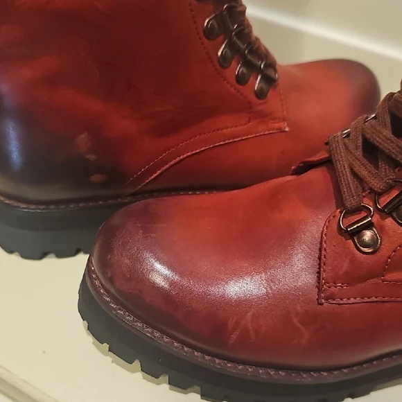 New Women's Lace-Up Red Leather Combat Boots - Picture 3 of 4